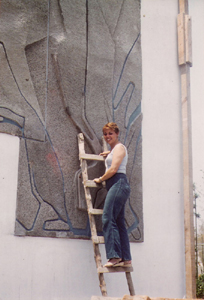 En el momento de morir proyectaba un importante trabajo sobre la historia de la mujer en la plstica de Amrica Latina tema adecuado por el talento de Ocharn para las narraciones amplias y complejas que dej en murales, pinturas de caballete y otras tcnicas, con una coherencia expresiva rara por directa y elocuente.